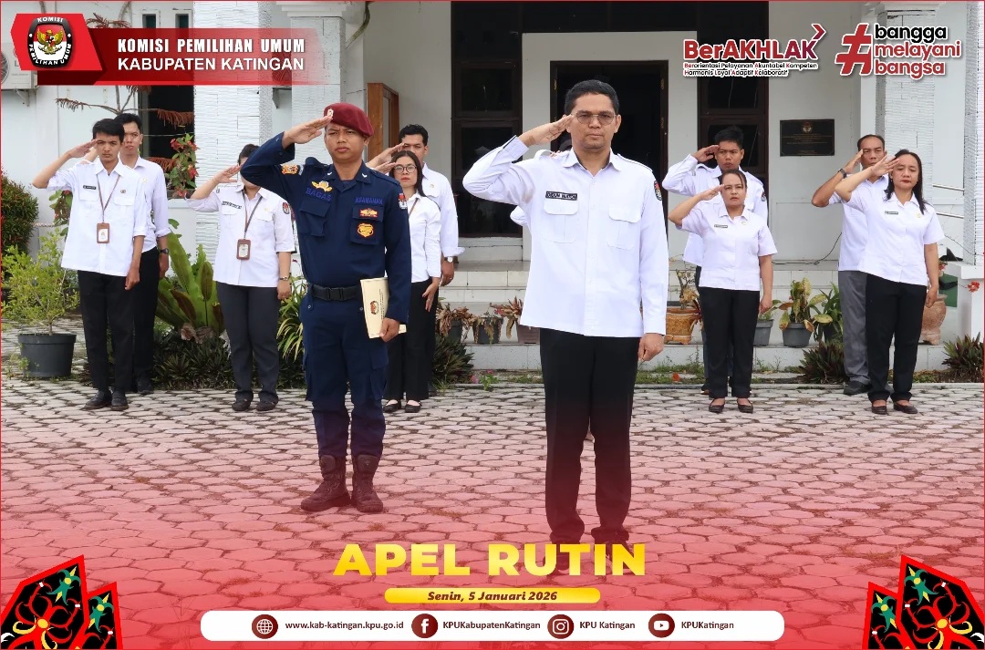 Apel rutin senin pagi di halaman Kantor KPU Kabupaten Katingan. Senin, 05 Januari 2026
