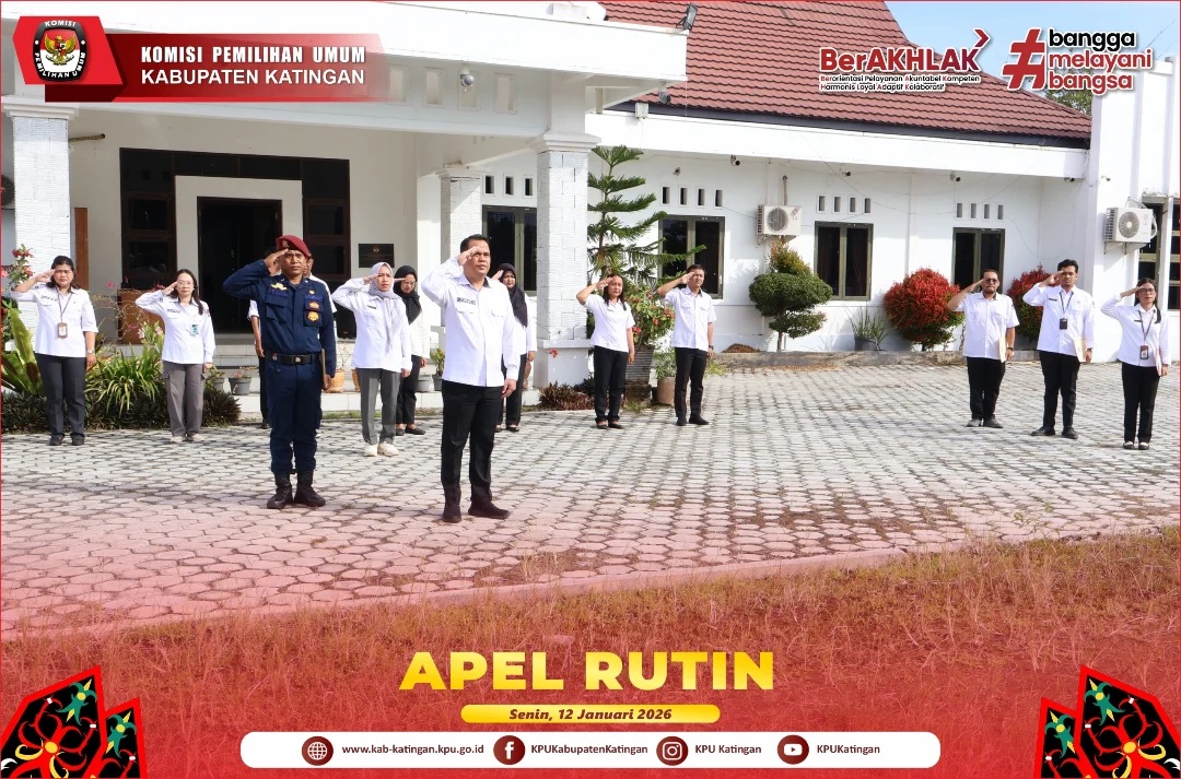 Apel rutin senin pagi di halaman Kantor KPU Kabupaten Katingan. Senin, 12 Januari 2026